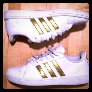 Adidas Gold 3 Stripe Size 9 Women’s